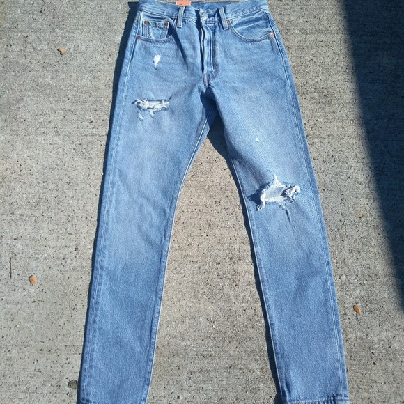 Levis 501 Skinny Jeans In Can't Touch This Wash - Picture 5 of 7